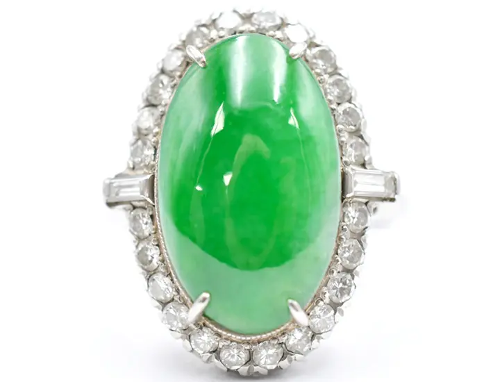 翡翠（ヒスイ）とは？特徴・意味・種類・色の違いなどを徹底解説