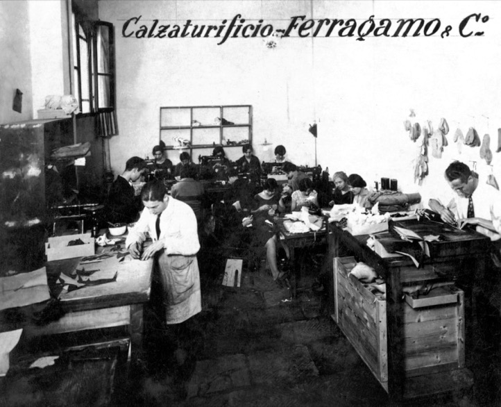 イタリアにて「サルヴァトーレ・フェラガモ」をオープン