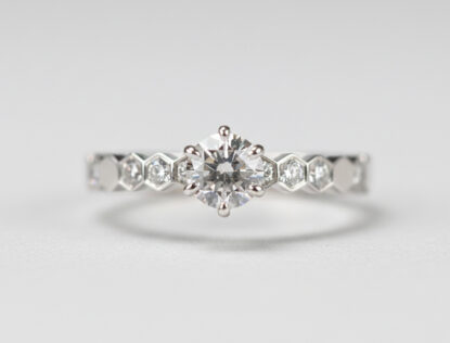 ショーメの婚約指輪の価格相場は?予算別おすすめデザイン9選も紹介