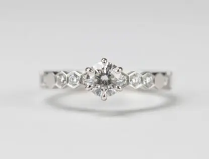 ショーメの婚約指輪の価格相場は？予算別おすすめデザイン9選も紹介