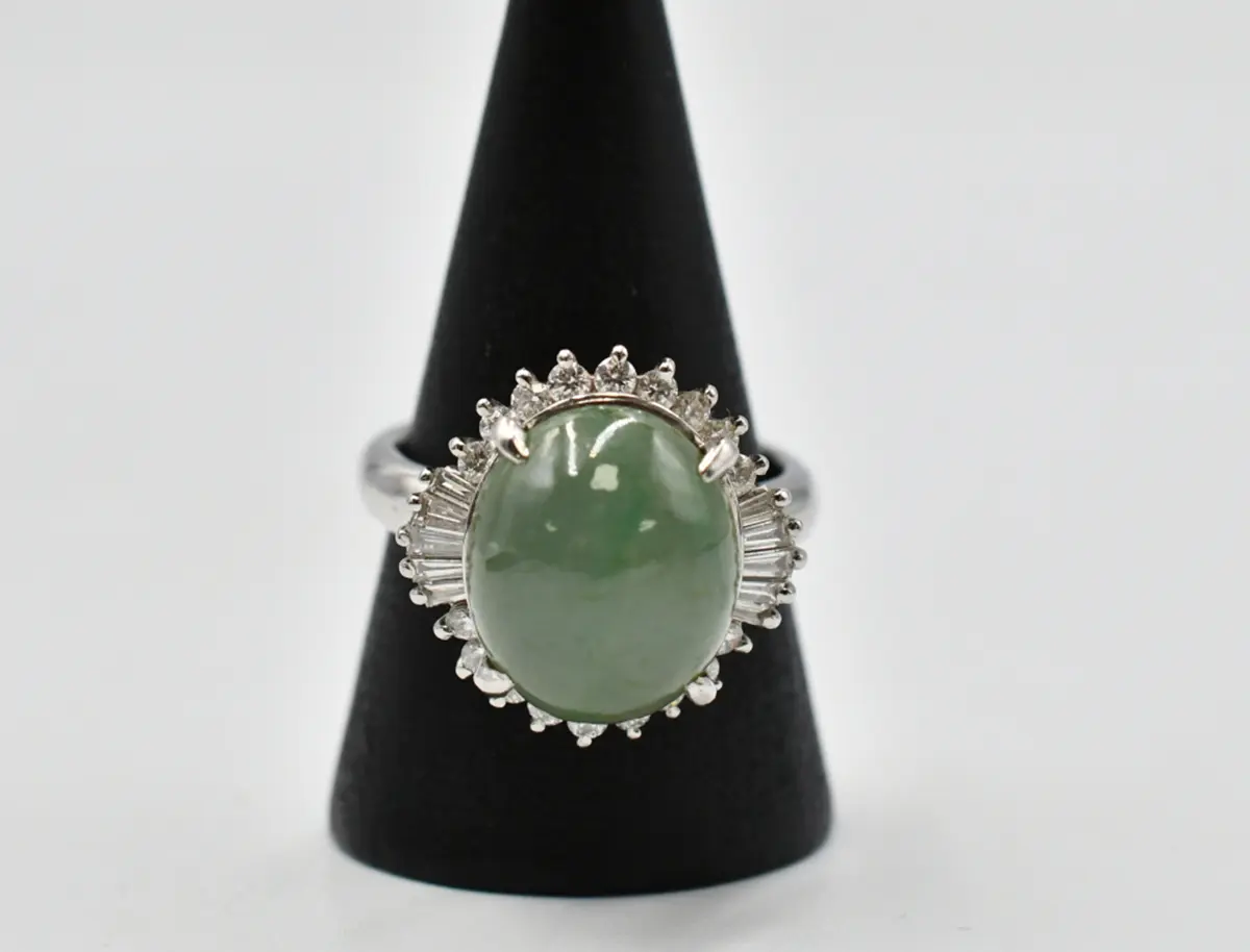 翡翠です 楽天市場】グリーンジェダイト（本翡翠） 宝石 ルース 3．76CT