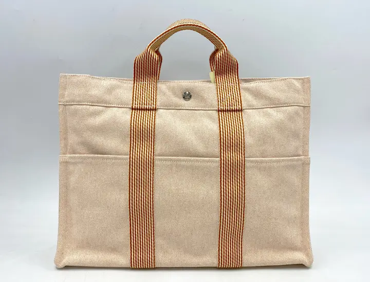 エルメス「ドーヴィル」とは？サイズやカラーなど魅力に迫る