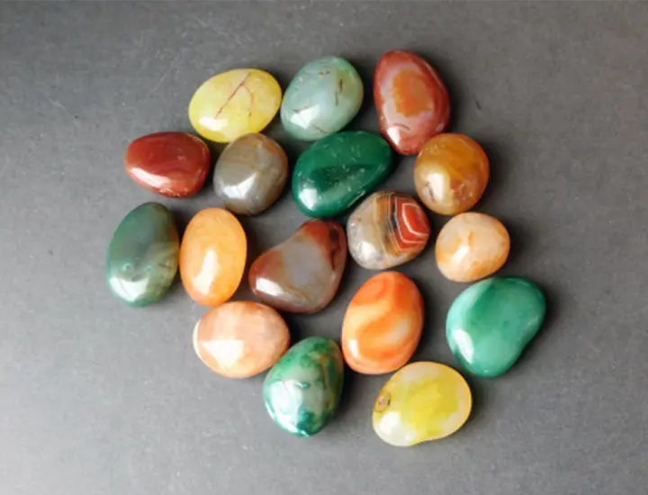 瑪瑙　メノウ 瑪瑙（メノウ）とは？種類や石言葉の意味、効果的な使い方まで解説