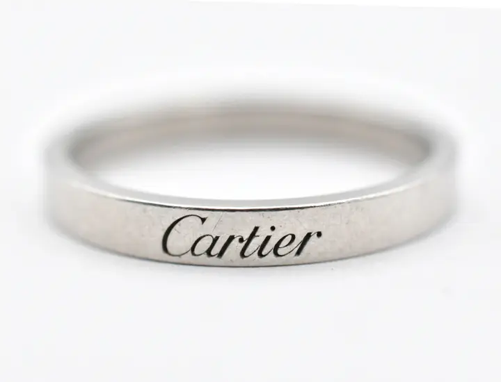 カルティエの結婚指輪の値段は？価格別人気モデルと予算