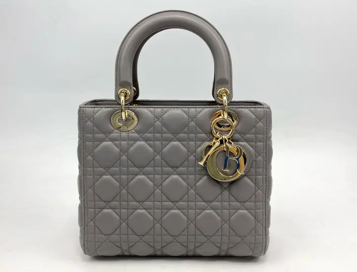 dior レディーディオール確認用 レディディオールの偽物の見分け方8選！バッグの特徴・カナージュ真贋