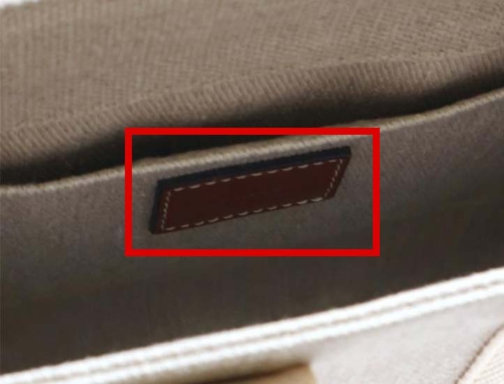 クロエのウッディトートバッグの内タグ部分。