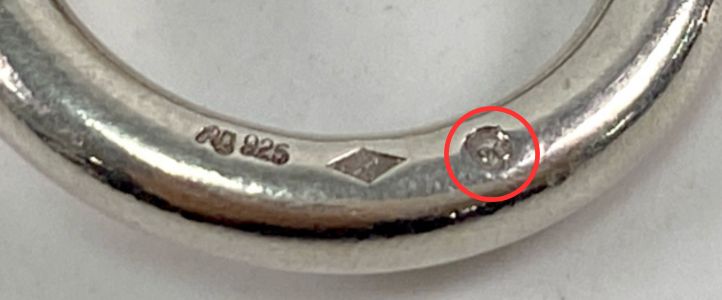 フランスの貴金属規定に基づいたミネルヴァ（銀）のホールマーク刻印。